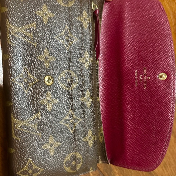 Louis Vuitton Emilie wallet ! - Picture 5 of 8
